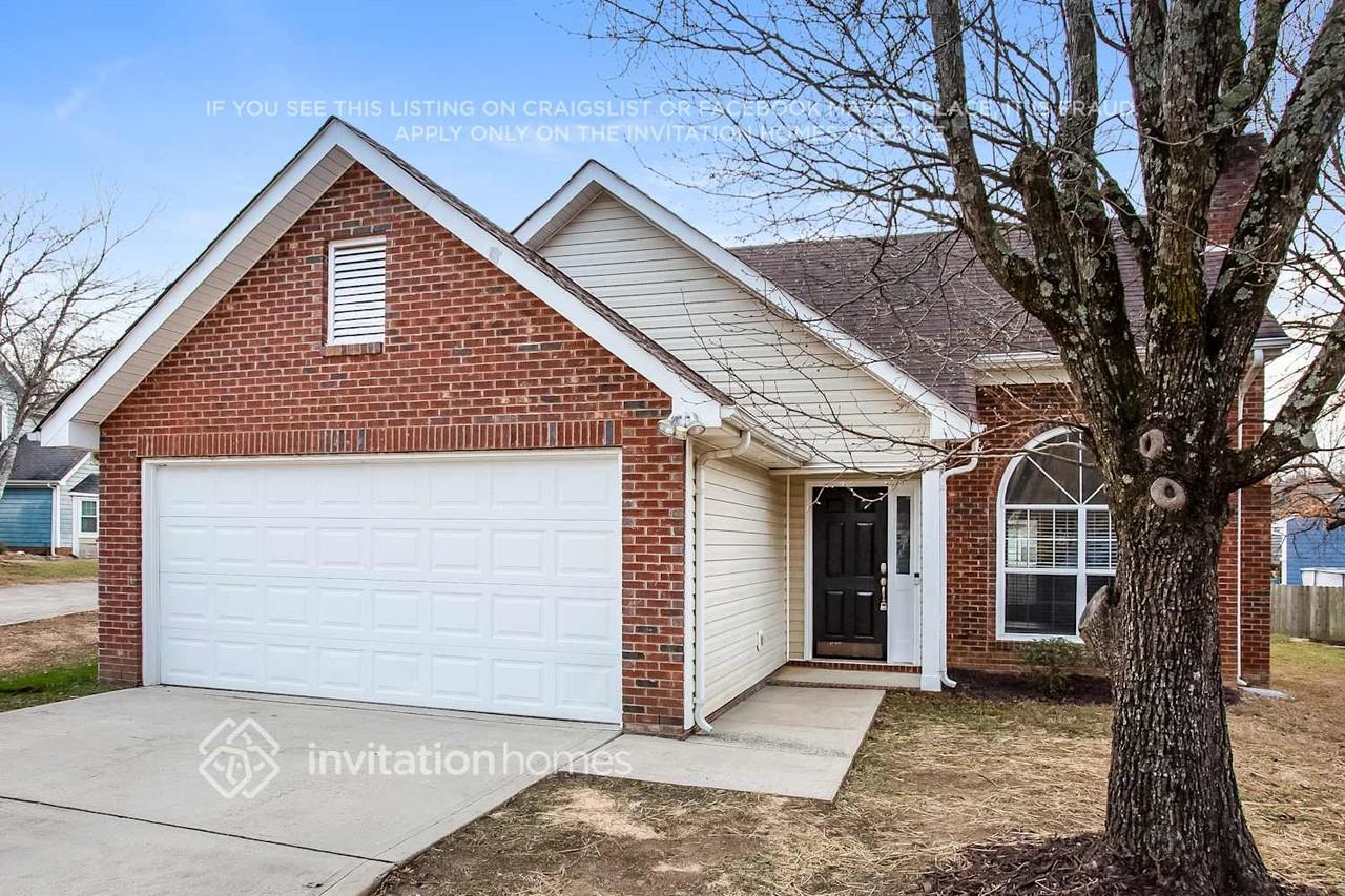 4301 Emerald Ln - Photo 4 of 17