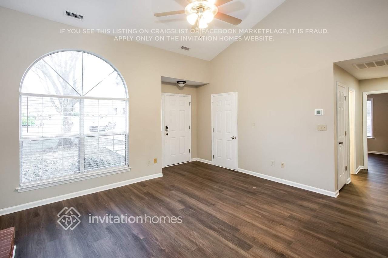 4301 Emerald Ln - Photo 6 of 17