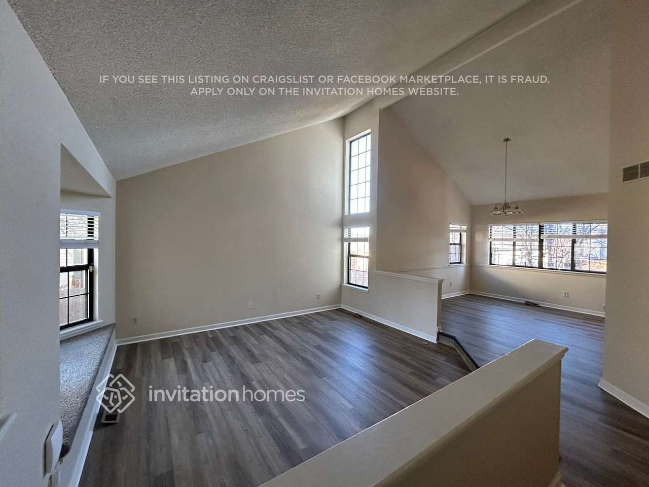 1295 E Phillips Pl - Photo 7 of 24