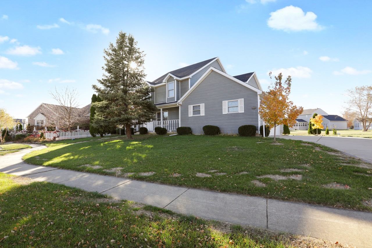 1103 Prestwick Pt - Photo 3 of 37