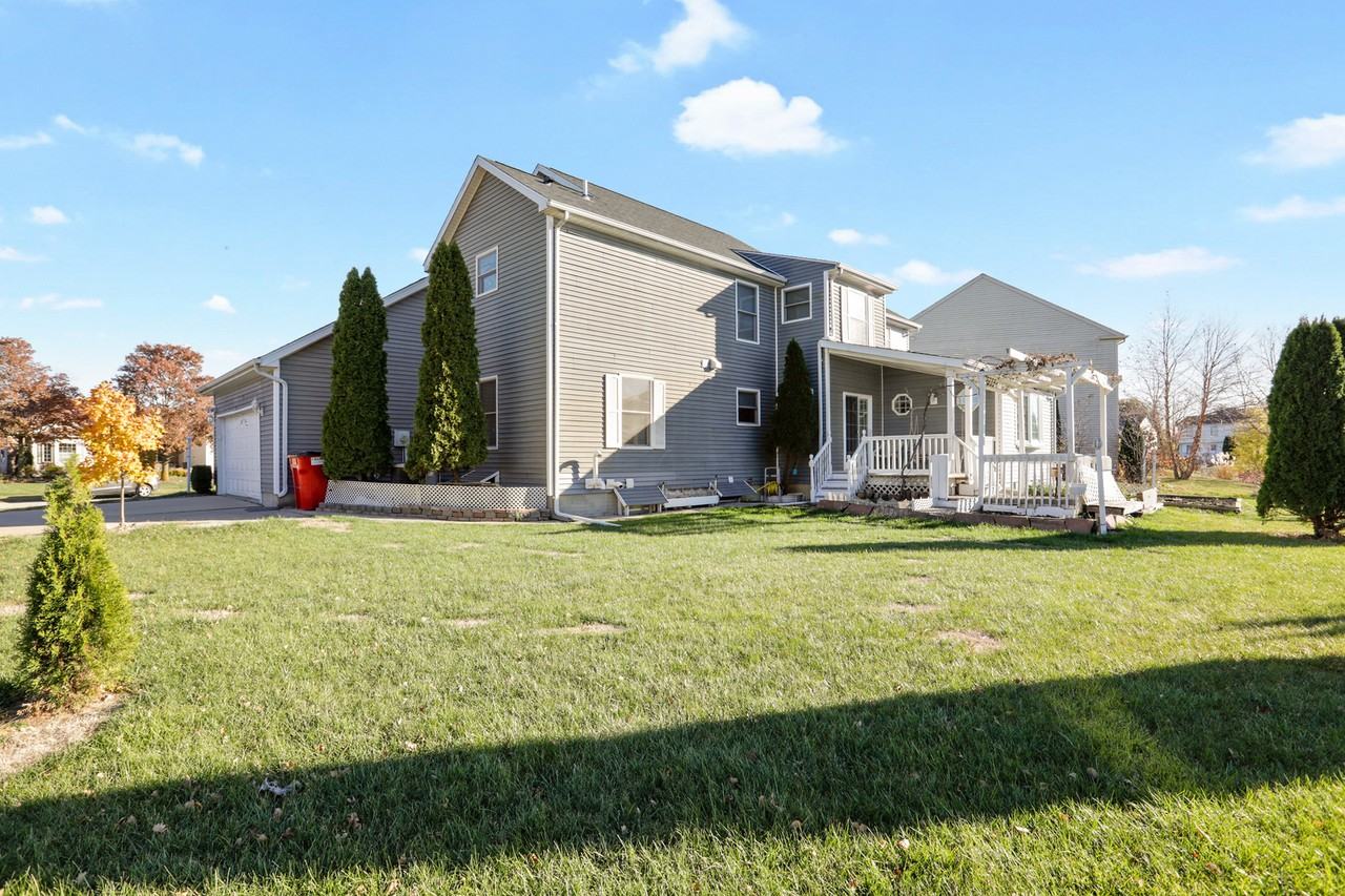 1103 Prestwick Pt - Photo 4 of 37