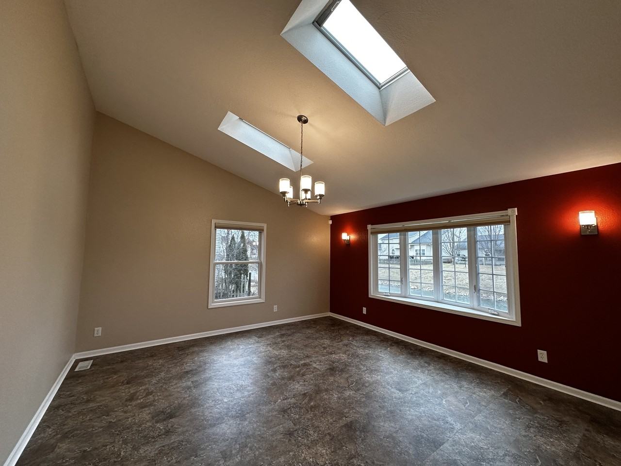 1103 Prestwick Pt - Photo 5 of 37