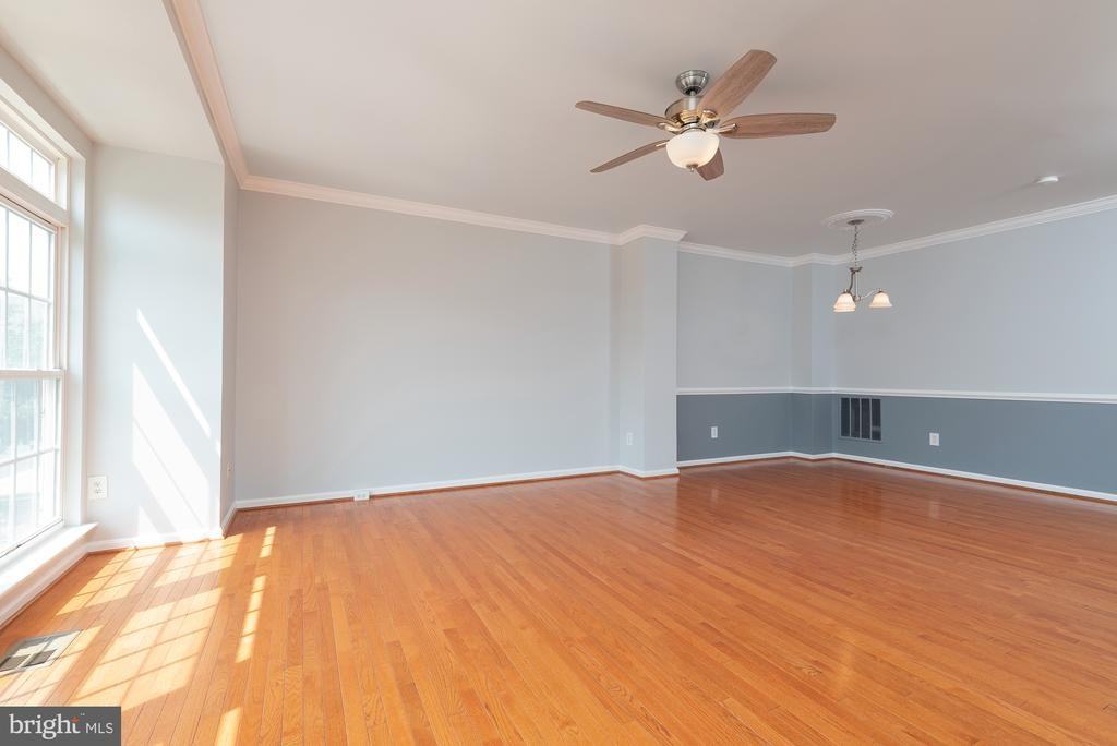 42724 Rolling Rock Sq - Photo 2 of 25