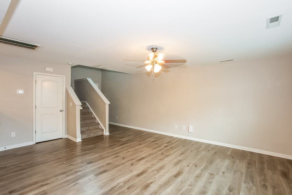 1083 Manston Pl Sw - Photo 6 of 17