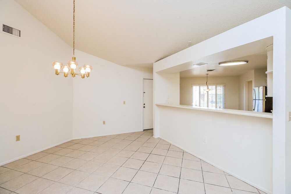 4837 E Grandview St - Photo 6 of 16