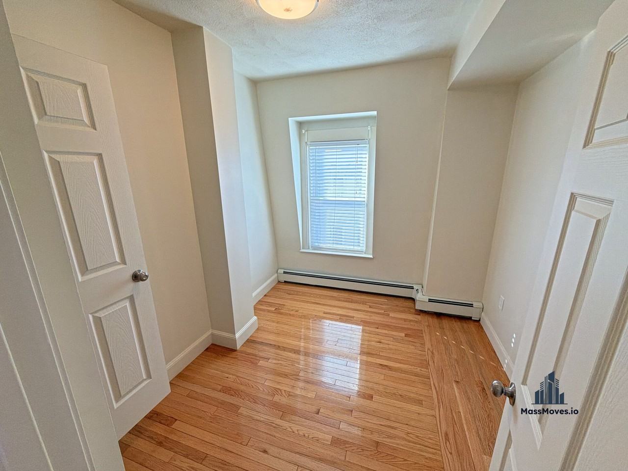 133 W 8th St #3 - Photo 4 of 44