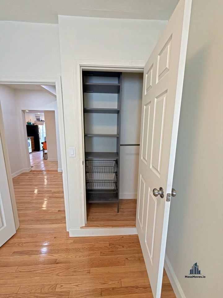 133 W 8th St #3 - Photo 7 of 44