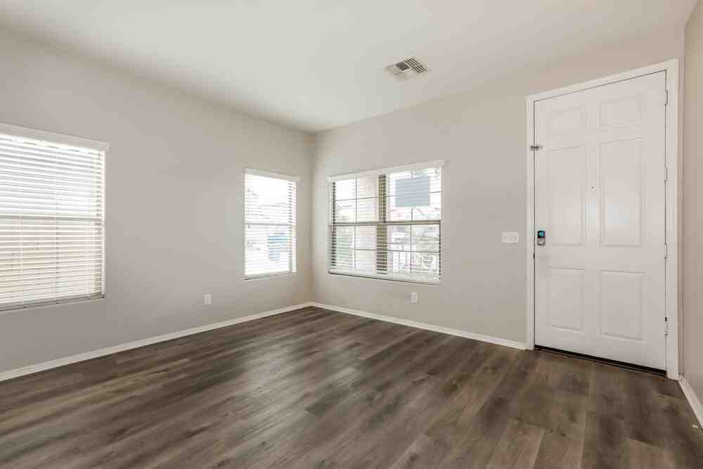 30783 N Karen Ave - Photo 5 of 17