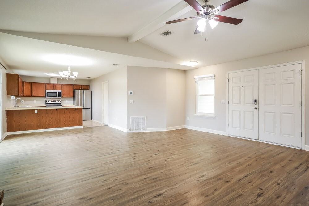 2916 Trenton Ct - Photo 4 of 16