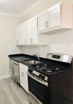 W Roscoe St & N Broadway - Photo 1 of 1