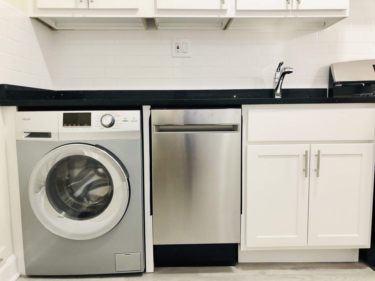 W Roscoe St & N Broadway - Photo 2 of 12