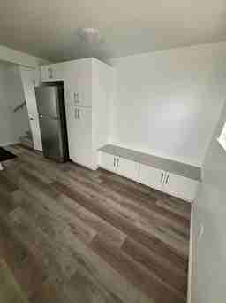 11208 51 St Nw - Photo 5 of 32