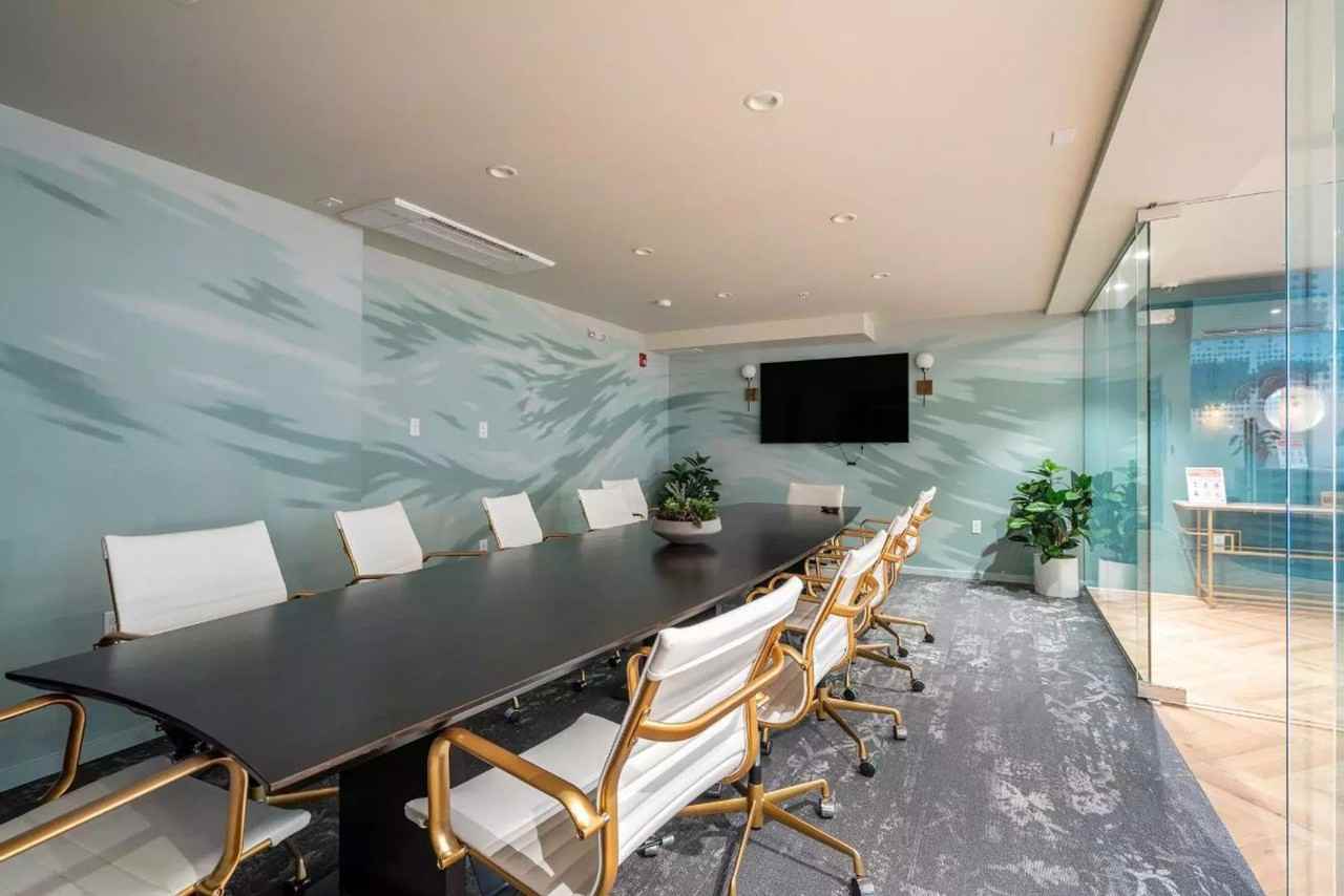 Plaza Apartments - Photo 5 of 35