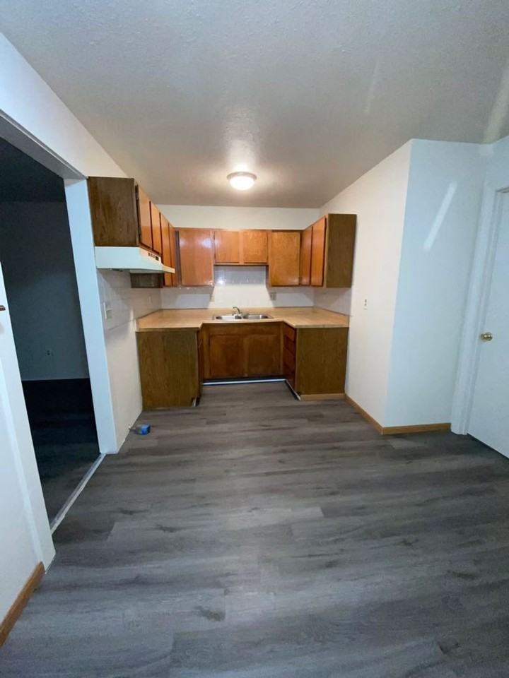 Doe Run Manor, LLC - Photo 7 of 17