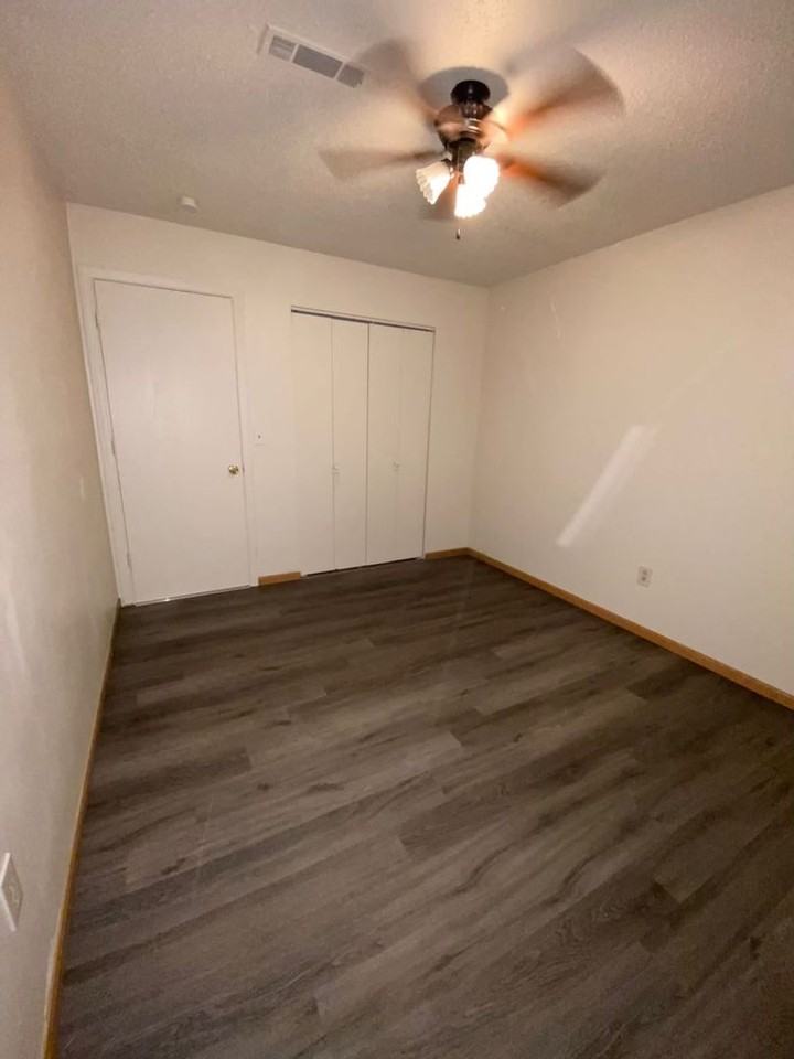 Doe Run Manor, LLC - Photo 4 of 45
