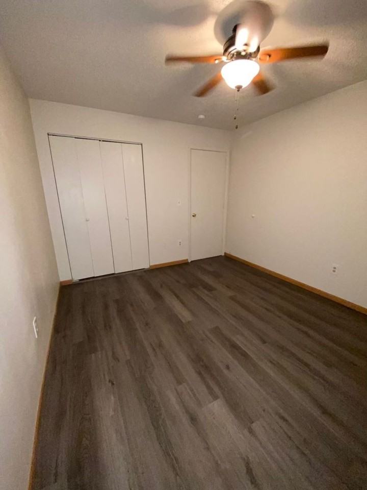 Doe Run Manor, LLC - Photo 6 of 45