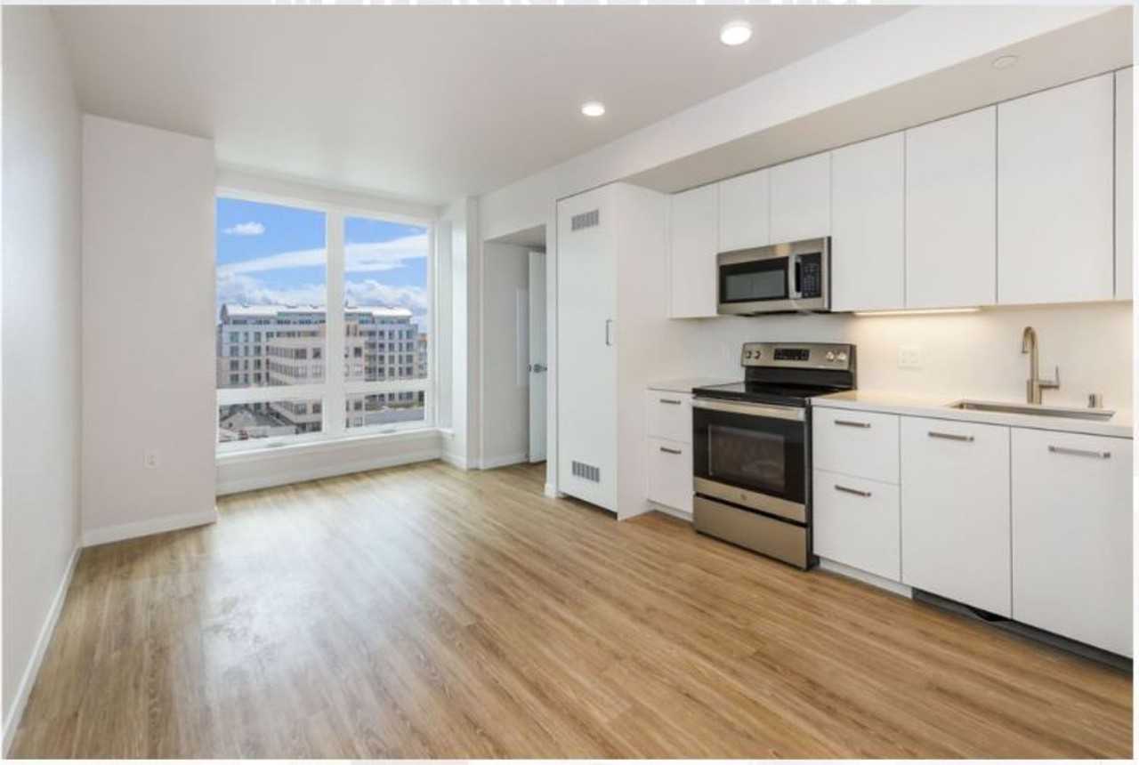 The Berkeley Place - Photo 5 of 24