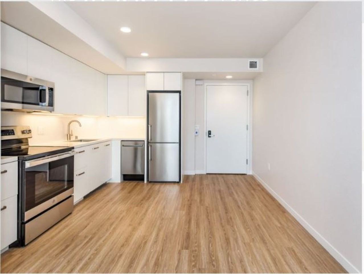 The Berkeley Place - Photo 2 of 24