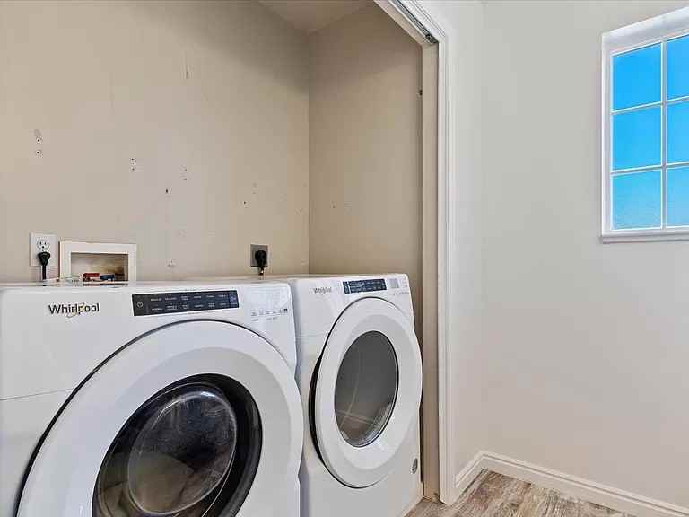 619 W 2300 S - Photo 5 of 8