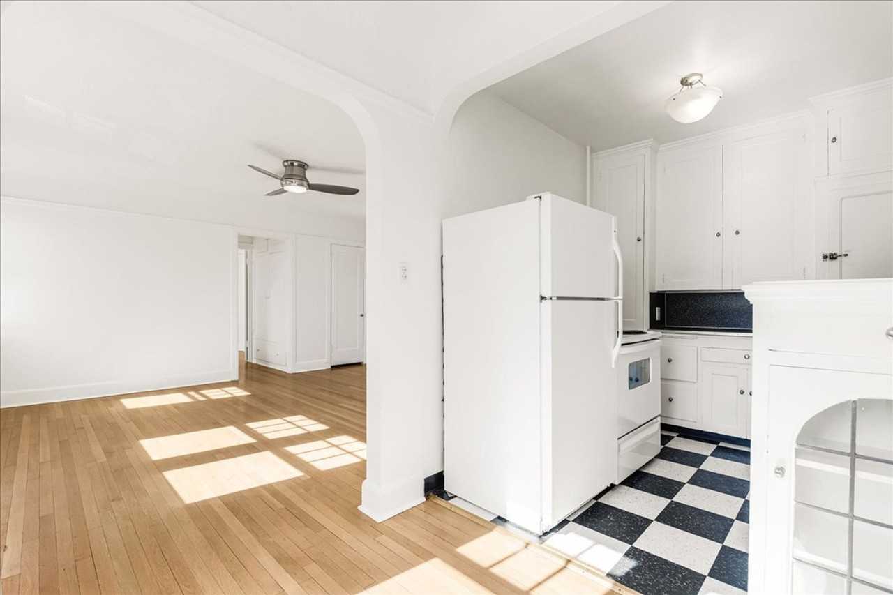 Savoy Apartments - Photo 7 of 15