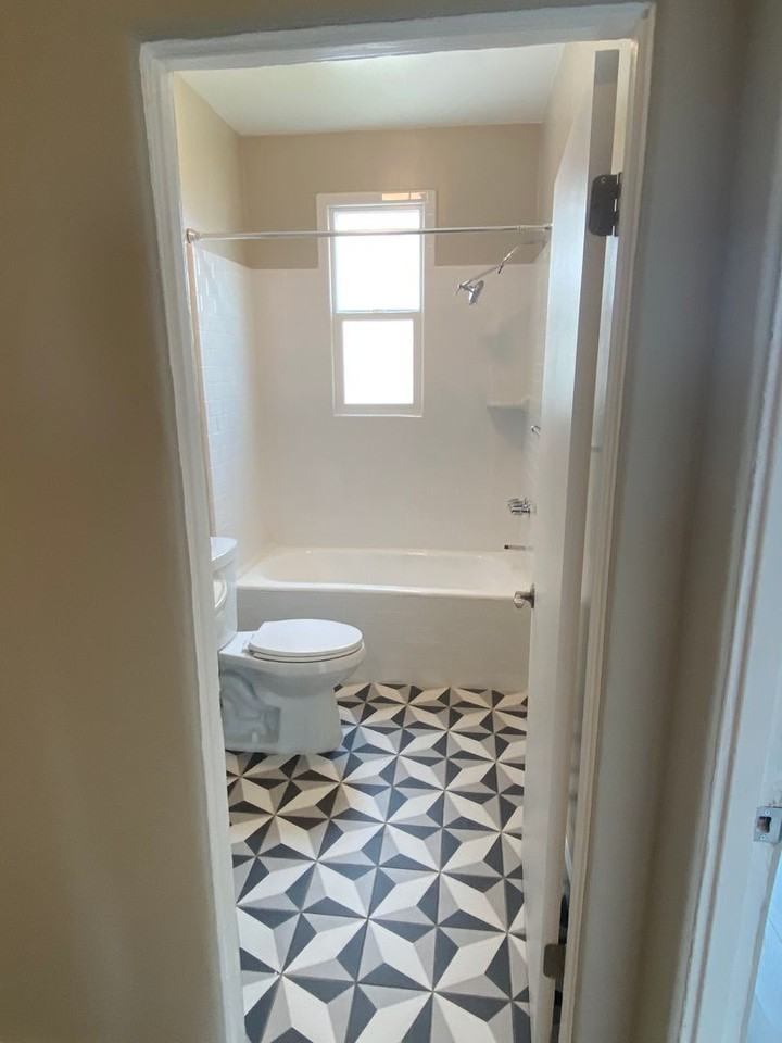 Silverlake Station - Photo 2 of 13