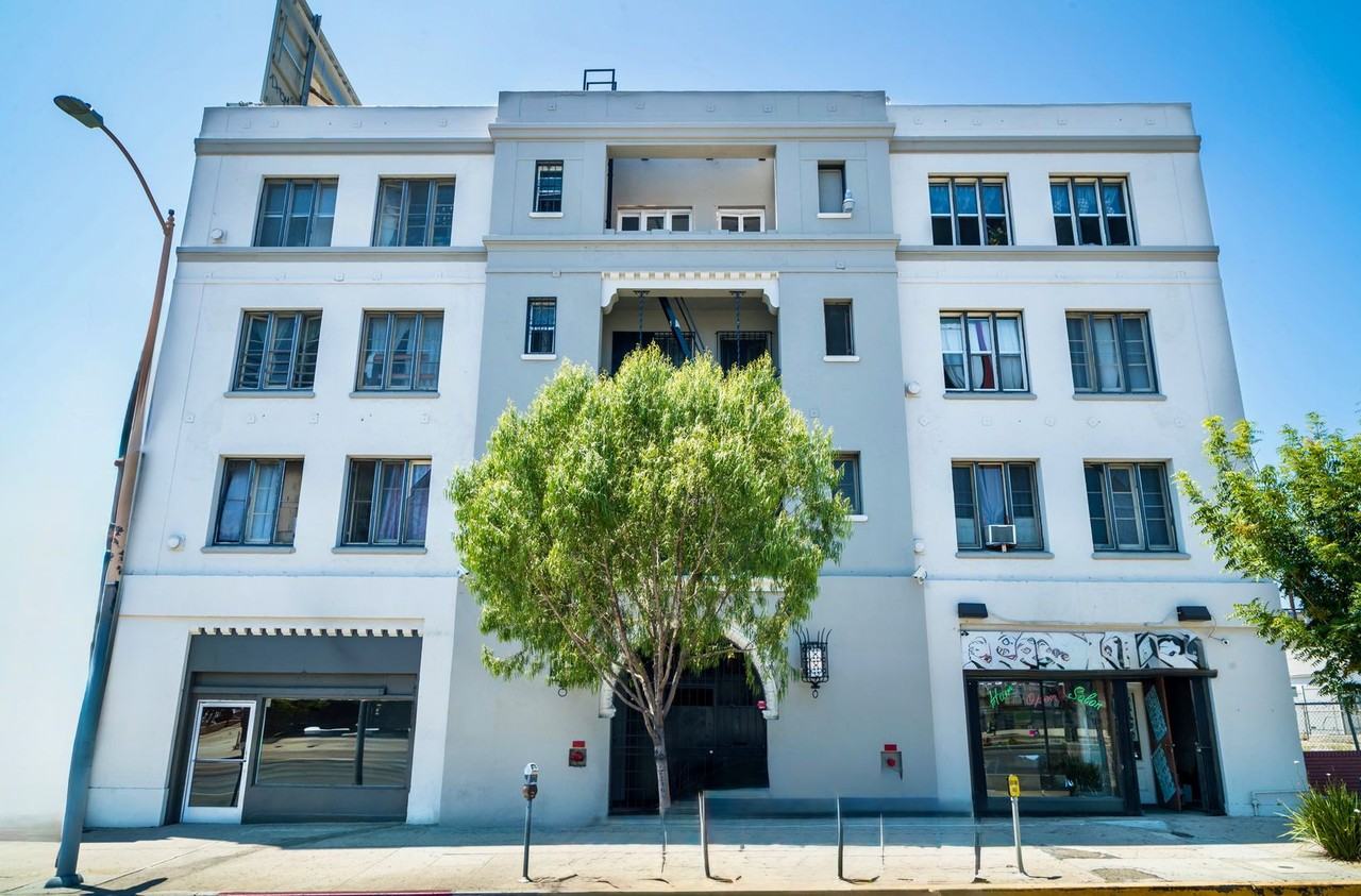 Silverlake Station - Photo 4 of 13