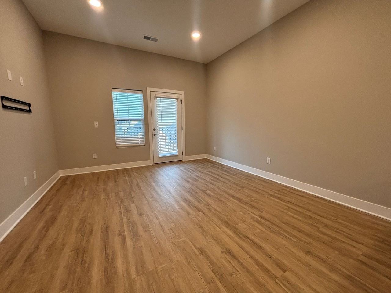 Mission Flats Apartments - Photo 6 of 50