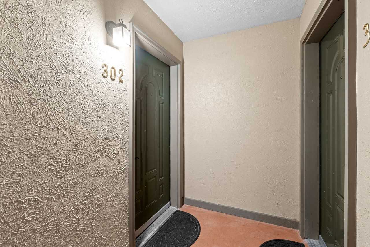 930 S Cowley St #302 - Photo 7 of 38