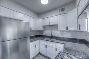 featured image of 1027 E 41st St
