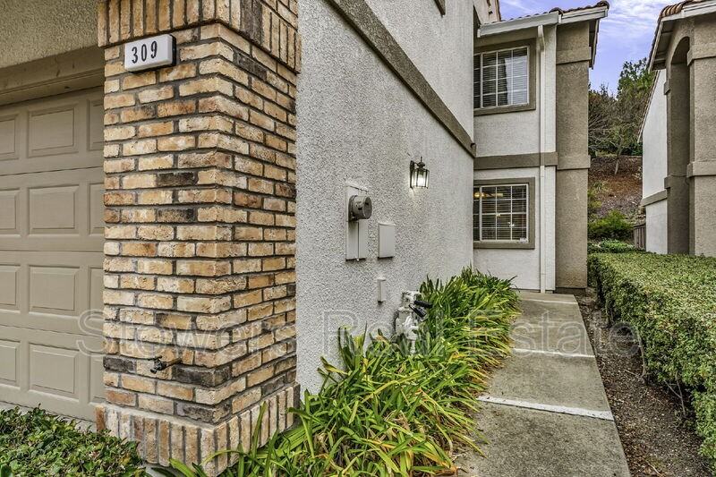 309 Camino Arroyo E #E - Photo 2 of 35