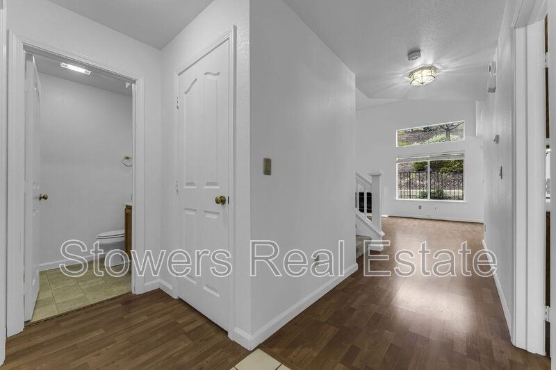 309 Camino Arroyo E #E - Photo 5 of 35