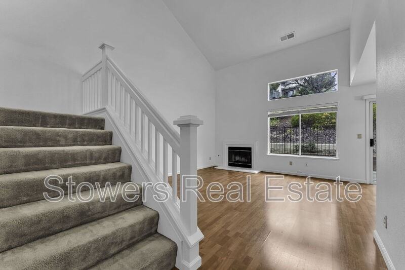 309 Camino Arroyo E #E - Photo 6 of 33