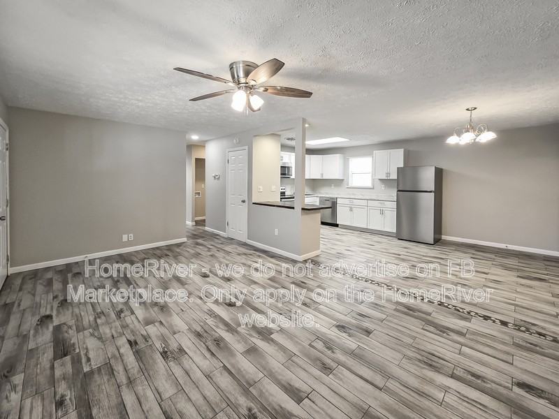 820 Princeton Dr - Photo 3 of 21