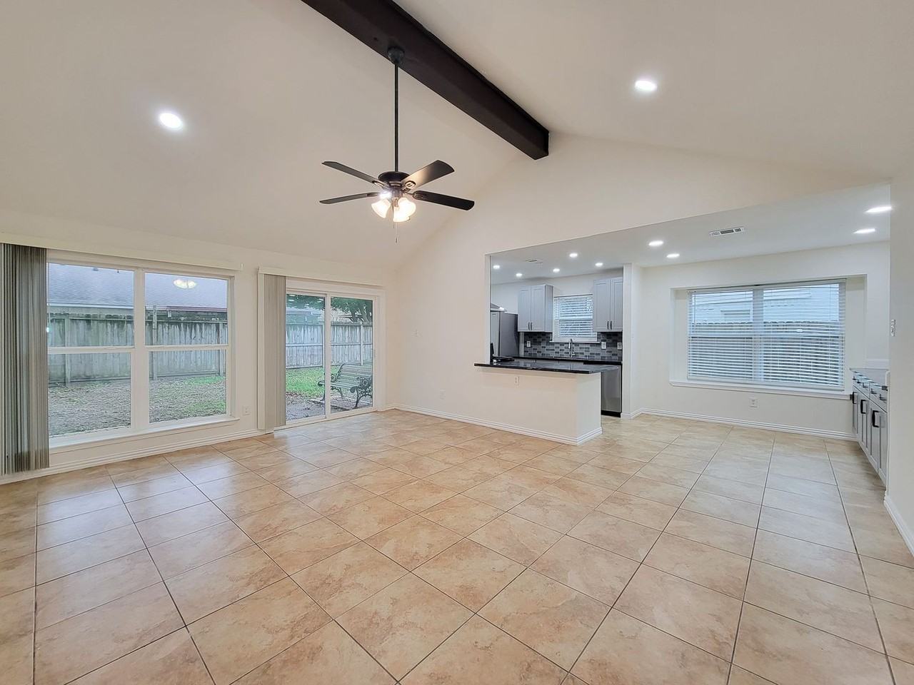 10010 Sagecanyon Dr - Photo 6 of 37