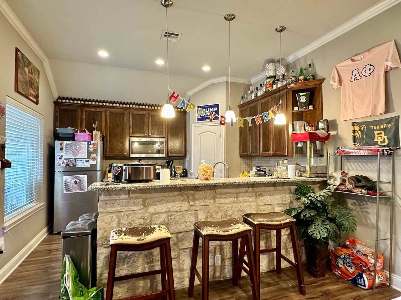 208 Church Ave - Photo 5 of 19