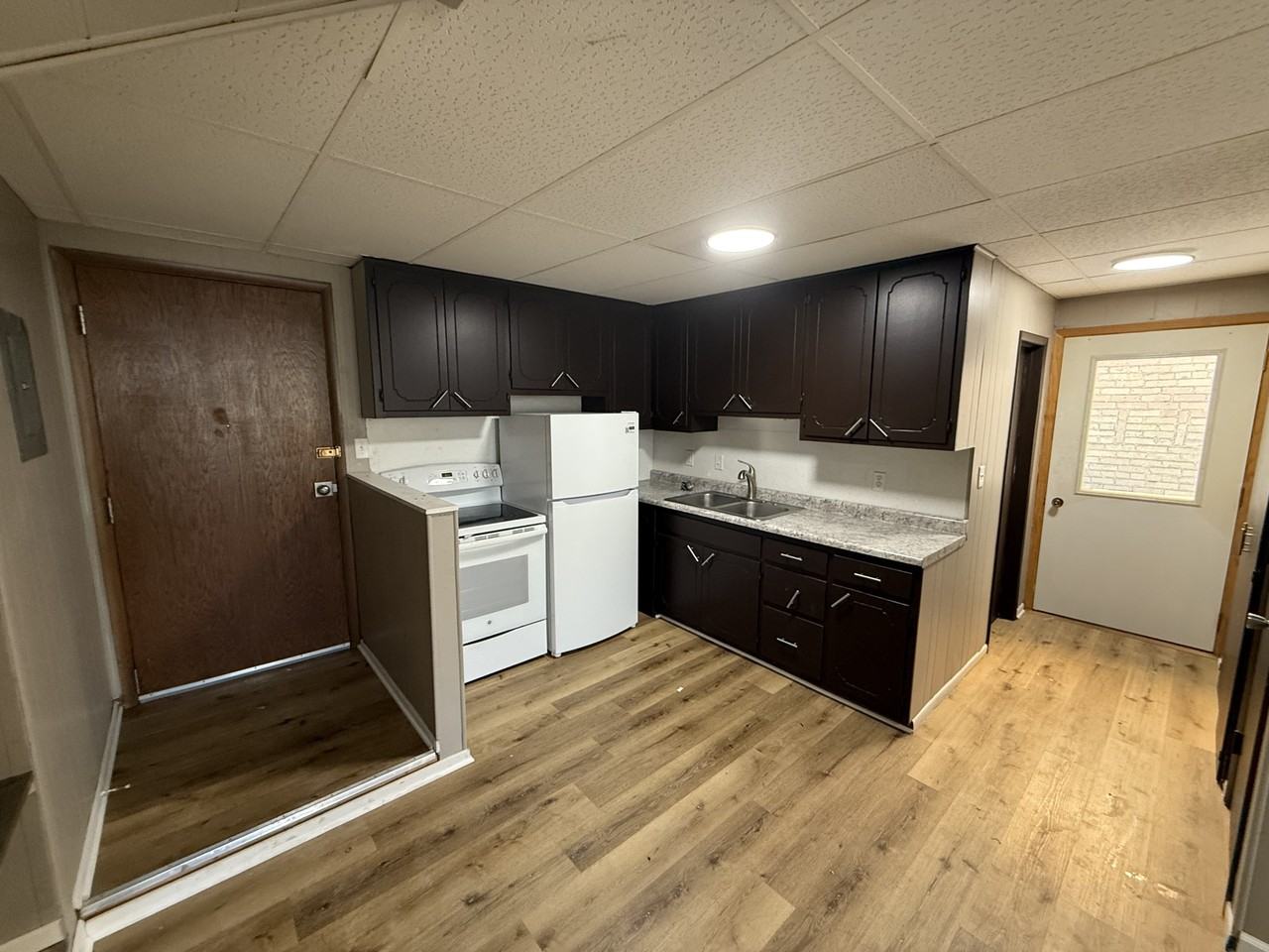 365 State Street N - Photo 2 of 8