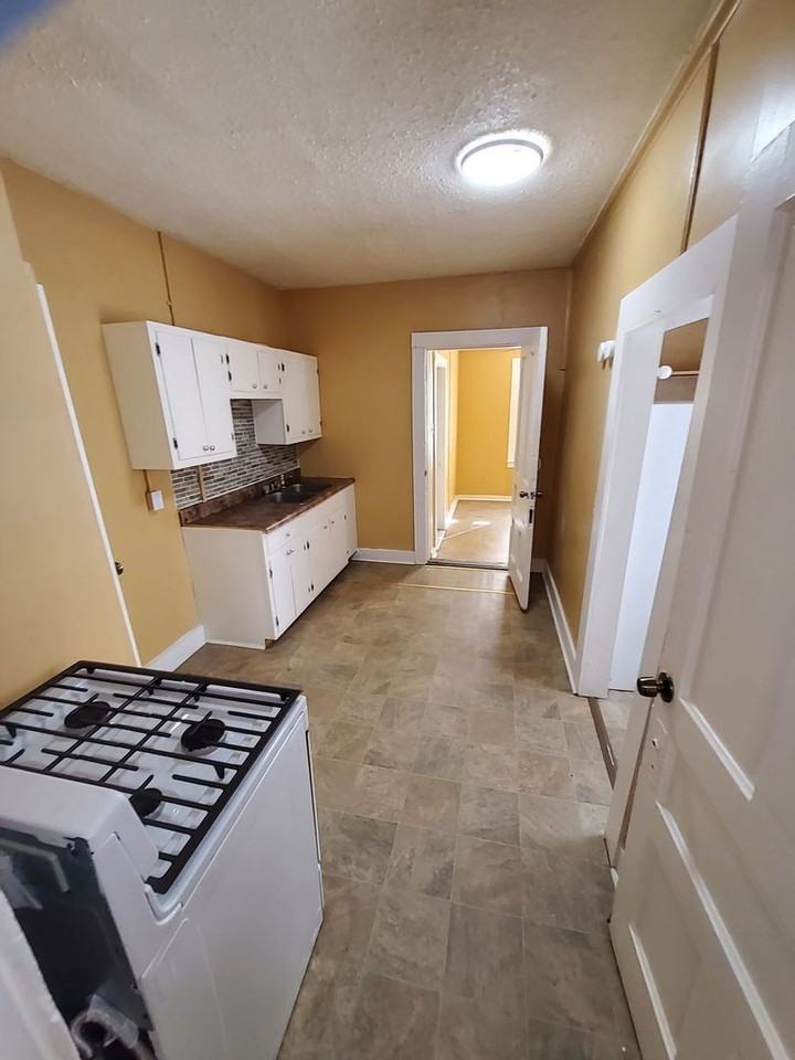 2917 Yale Ave - Photo 5 of 5