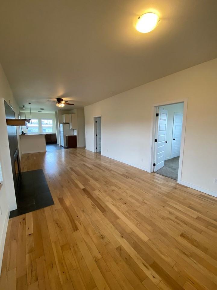 1801 Russell Ave - Photo 3 of 21