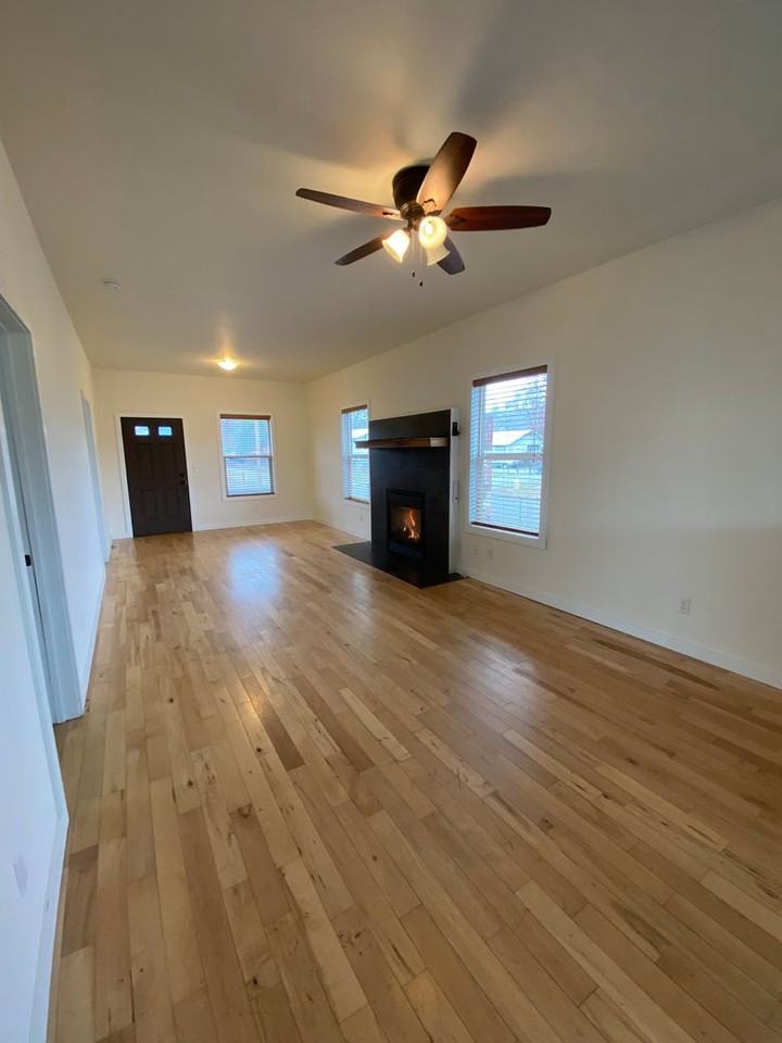 1801 Russell Ave - Photo 4 of 21