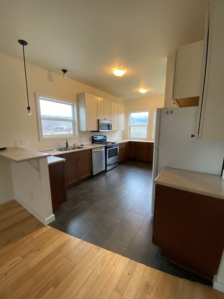 1801 Russell Ave - Photo 5 of 21