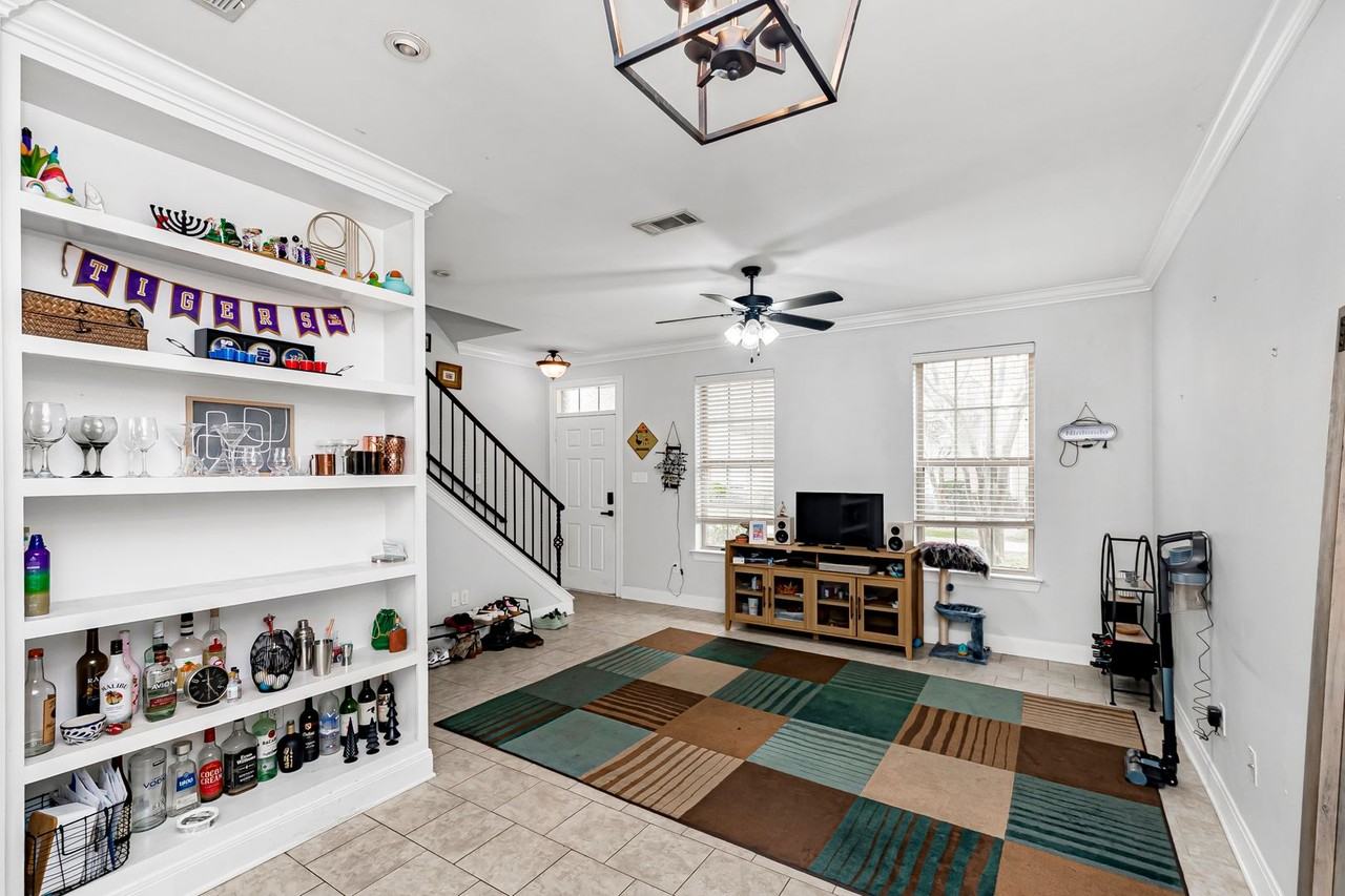 10600 Lakes Blvd - Photo 2 of 14