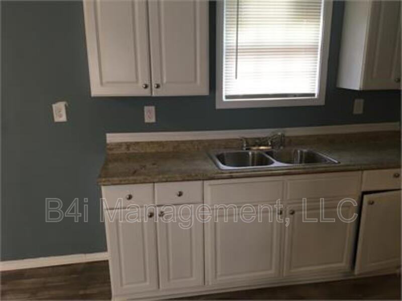 324 Macedonia Rd Se - Photo 2 of 11