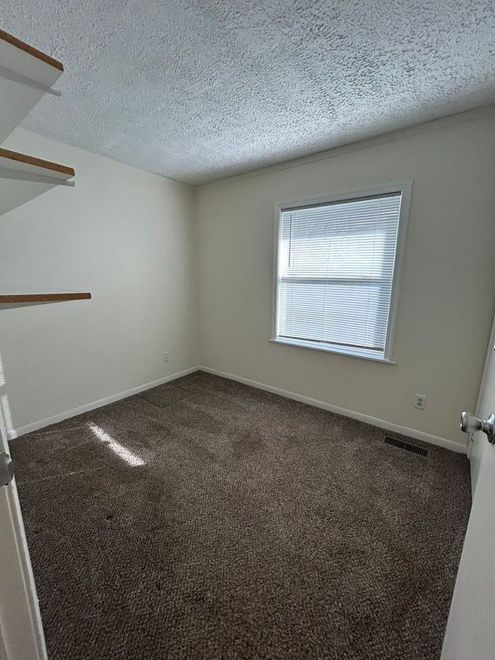 4413 Chisholm Trl - Photo 4 of 17