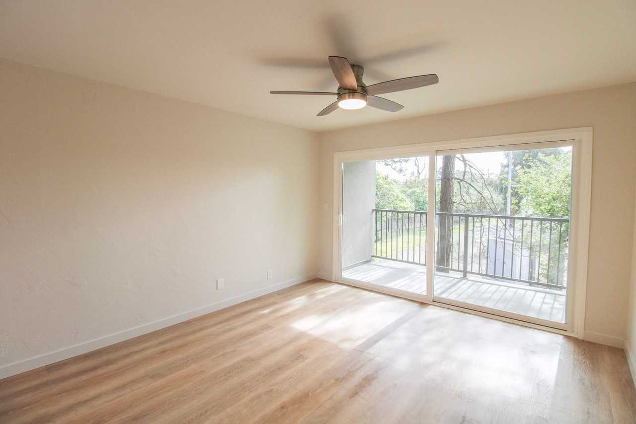 1247 Murray Ave #3 - Photo 3 of 9