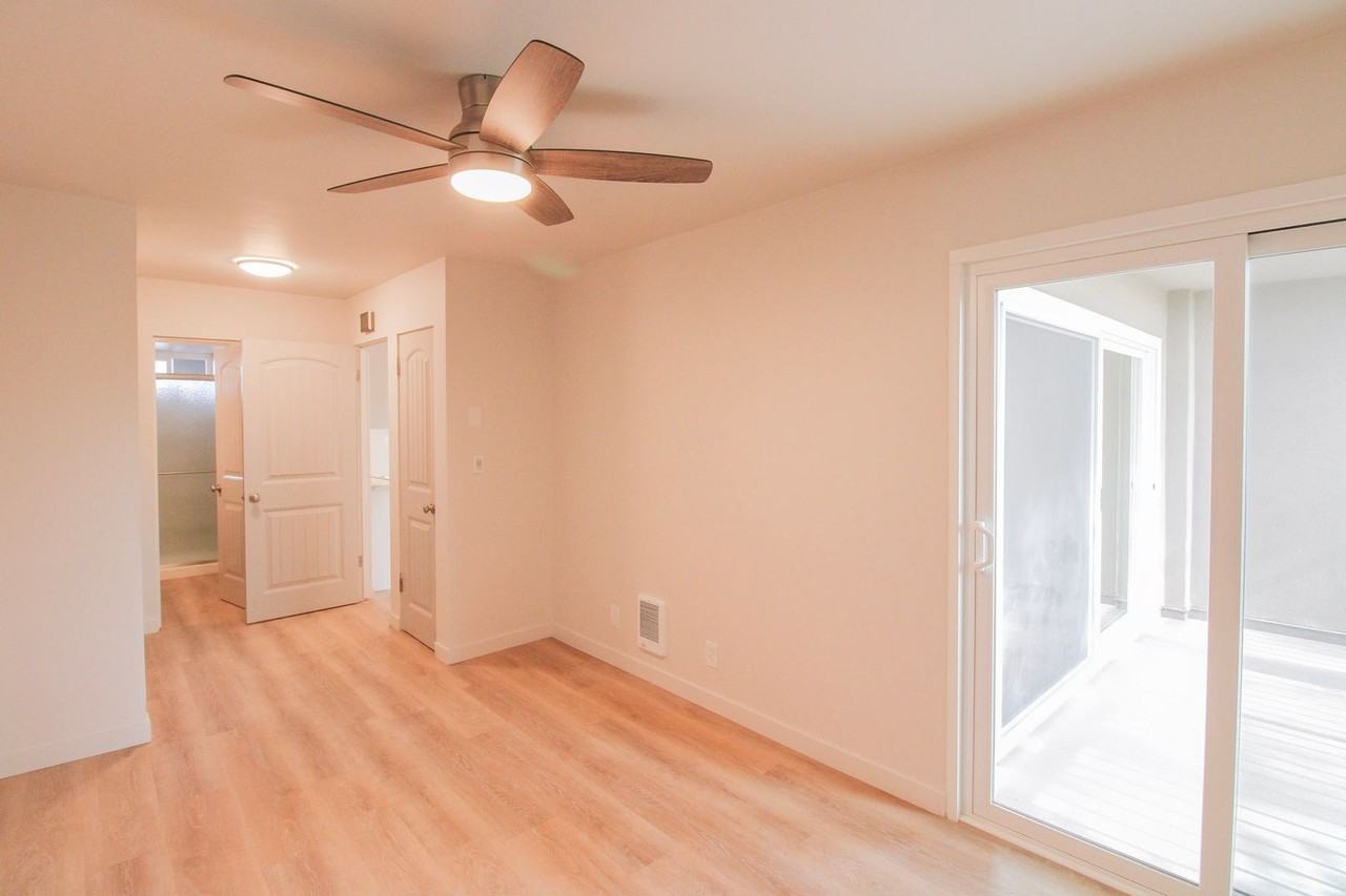 1247 Murray Ave #3 - Photo 6 of 9