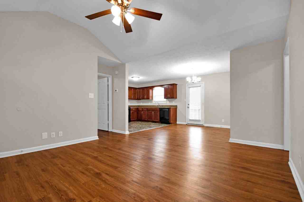 3414 Fox Meadow Way - Photo 4 of 19