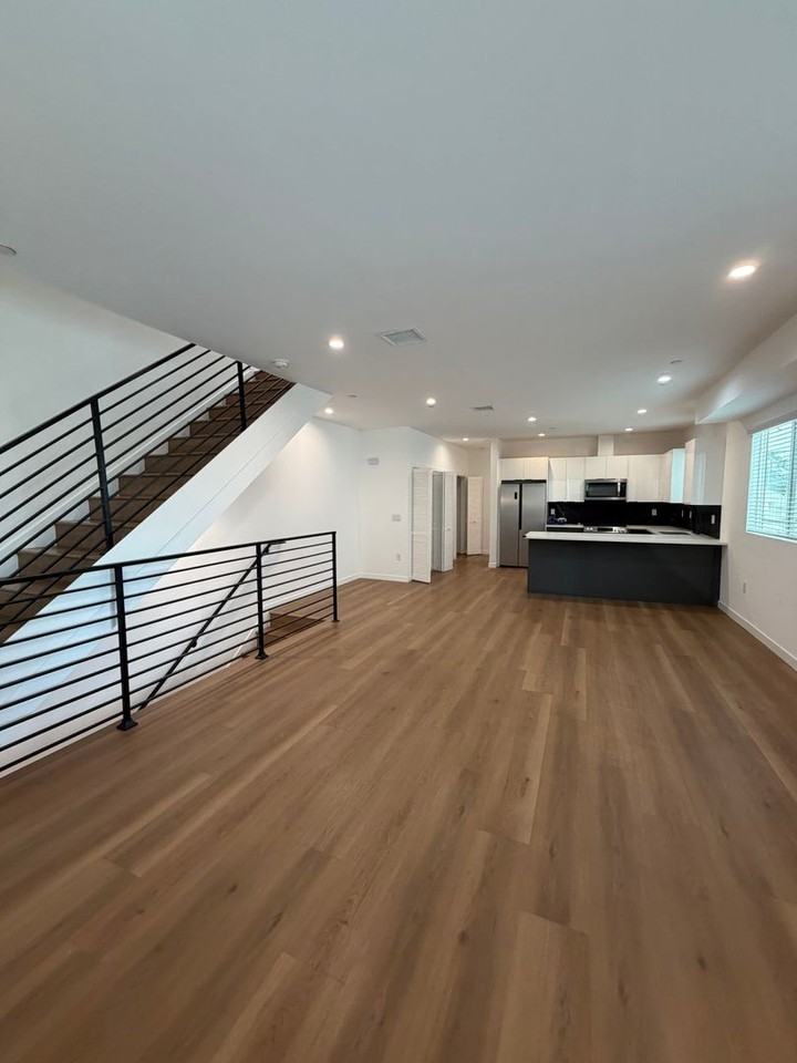 1629 S New Hampshire Ave - Photo 3 of 45