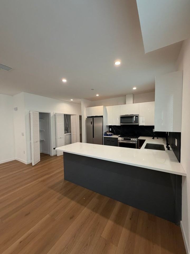 1629 S New Hampshire Ave - Photo 5 of 45