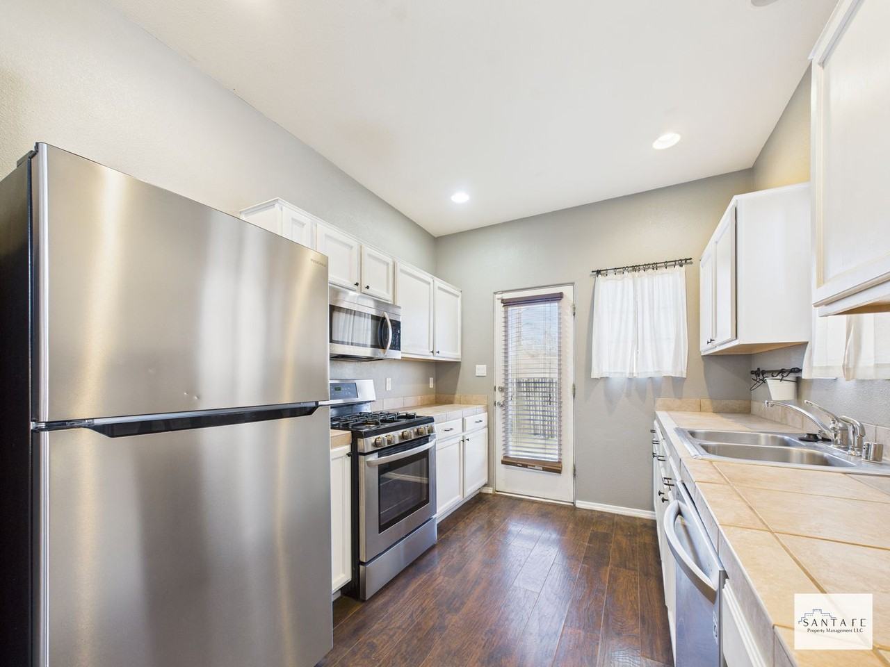 4129 New Moon Cir - Photo 4 of 15