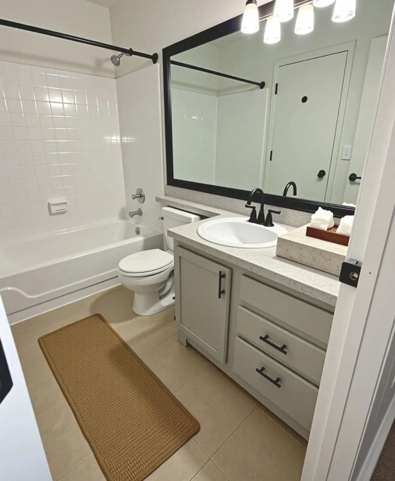 Cielo at Thompson - Photo 3 of 14